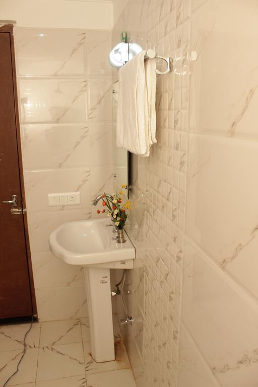 Geetanjali Hotel & Motel 珀勒德布尔 外观 照片