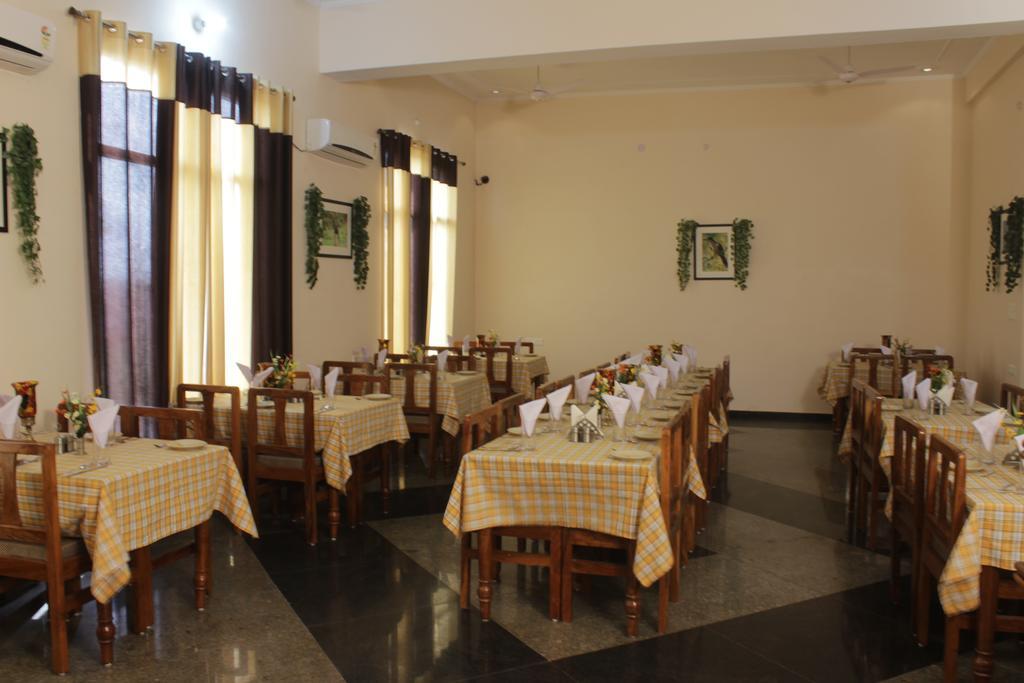 Geetanjali Hotel & Motel 珀勒德布尔 外观 照片
