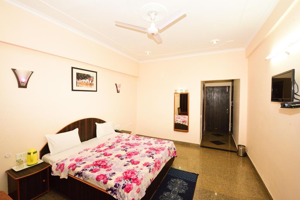 Geetanjali Hotel & Motel 珀勒德布尔 外观 照片