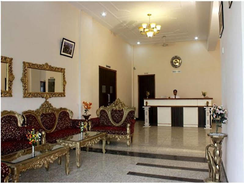 Geetanjali Hotel & Motel 珀勒德布尔 外观 照片